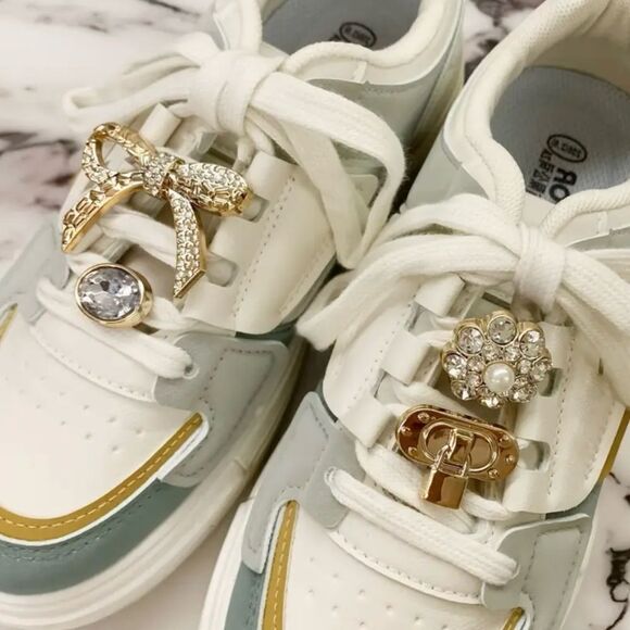 Trendy crystal and gold shoe charms - Picture 6 of 8